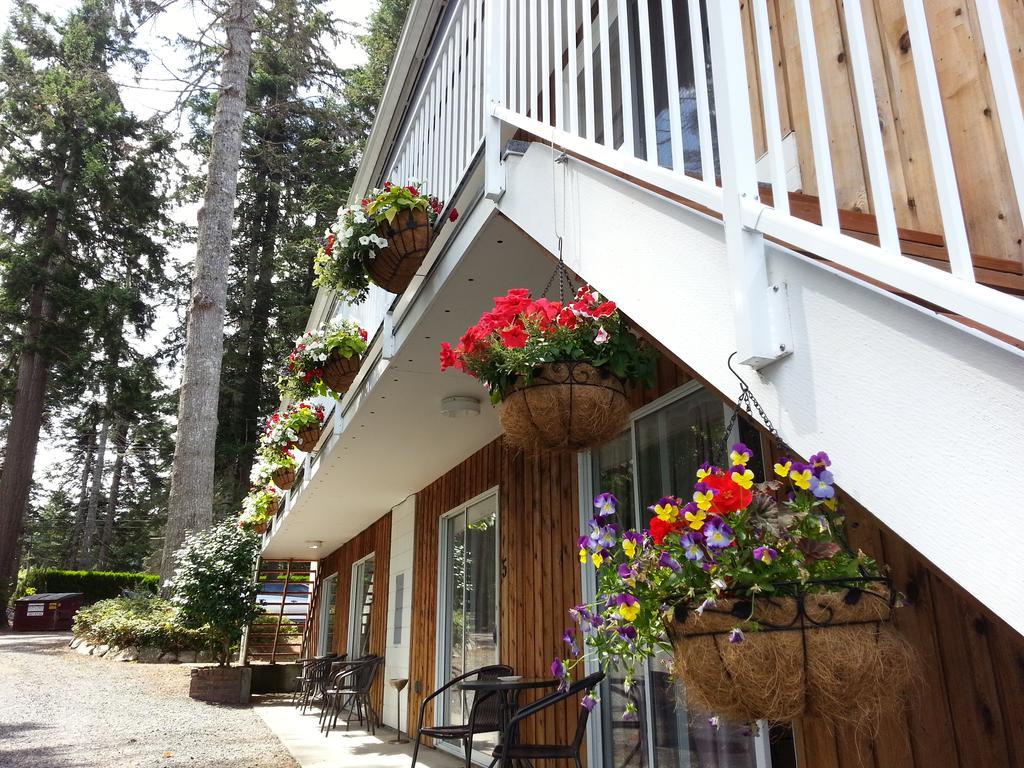 Edgewater Motel Кемпбелл-Рівер Екстер'єр фото