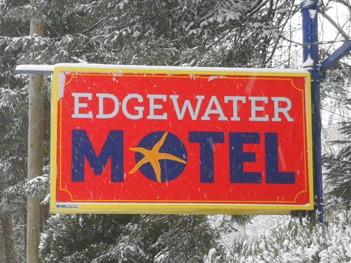 Edgewater Motel Кемпбелл-Рівер Екстер'єр фото
